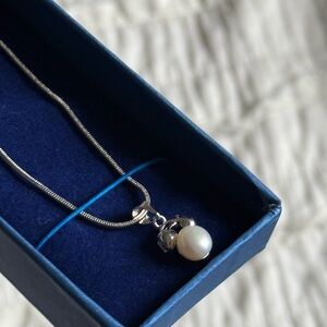 Freshwater Pearl Necklace and Pearl Earrings - White Pearl